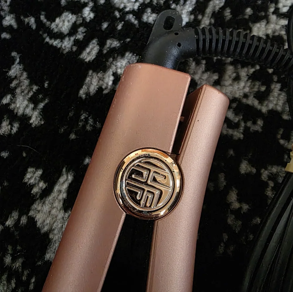 Hair Fetish Hedonist 1.25" Flat Iron with Japanese Tourmaline Plates Fire Opal - Picture 3 of 11
